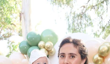  Valeria Villarreal con Paula de Luna.