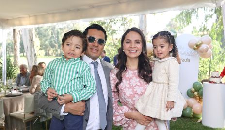  Chío Huerta y Jorge Palos con sus hijos Eugenia y Jorge Palos.