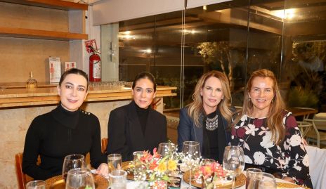  Liliana Meza, Maribel Rodríguez, Lupita Pereda y Paty del Bosque.