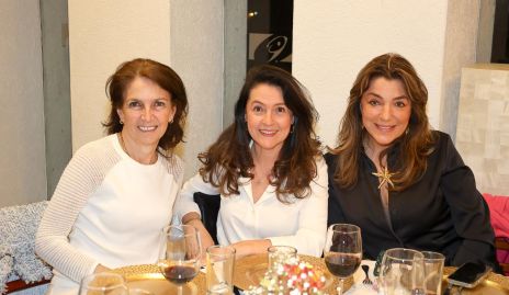  Claudia Canales, Martha López y Nuria Lozano.