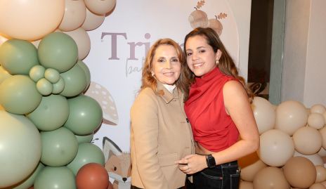  Anabel Gaviño y Annie Gómez.