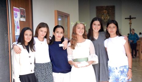  Sofía, Dominika, Carol, Roberta, Antonellay Natalia.