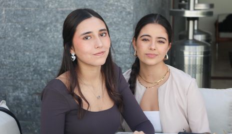  Inés Nava y Loretta Galván.