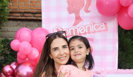  Marina Jourdain con su hija Doménica.