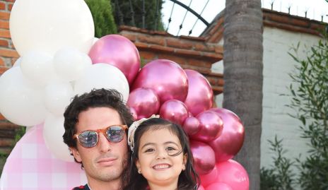  Diego Jourdain con su sobrina Doménica.
