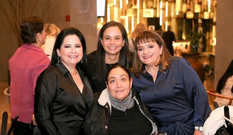  Queta Contreras, Marcela Silva, Isabel Quijano y Carla Contreras.