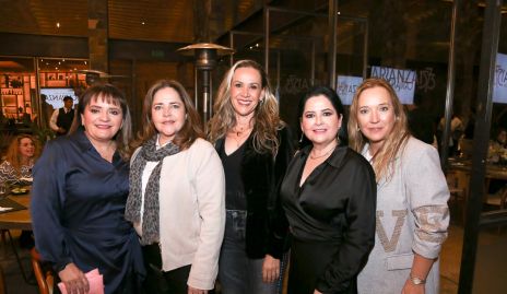  Carla Contreras, Gaby Carreón, Mari Carmen Ayala, Queta Contreras y Nelli Ramírez.