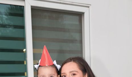  Mariela Martínez y Lucía Nájera.