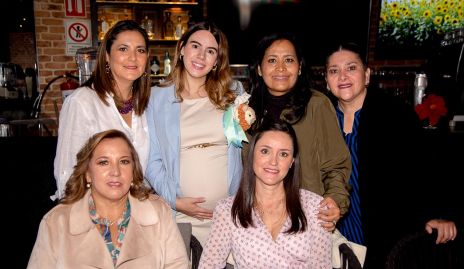  Lizet Vázquez, Adriana Zapata, Verónica Sánchez, Analy Casillas, Adriana Enríquez y Karla Padilla.