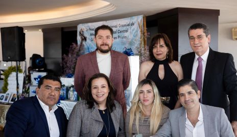  Lucio Gaitán, Claudia Peña, Tessi Toranzo, Francisco Goldaracena, José Vázquez, Mario Espinosa y Pupis Martínez.