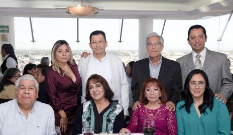  Laura Patricia Mares, Raúl Roque, Rodolfo Corral, María Fernández, Rosario Fuentes, Víctor Benavente, Alma Rosa Olvera Mendoza y Carlos Olan.