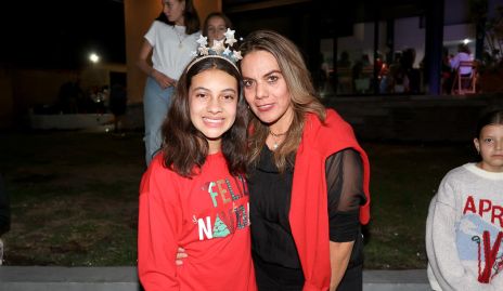  Rocío y Sofi Romo.