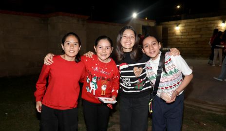  Natalia Gutiérrez, Nicole Gómez, Alexa Esparza e Ivana Leyva.