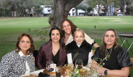  Maru Martínez, Mely Mahbub, Ale Garelli, Claudia del Pozo y Claudette Mahbub.