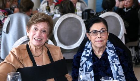  Licha de la Garza y Lucy Compen.