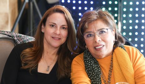  Diana Guel y Carmelita Vázquez.