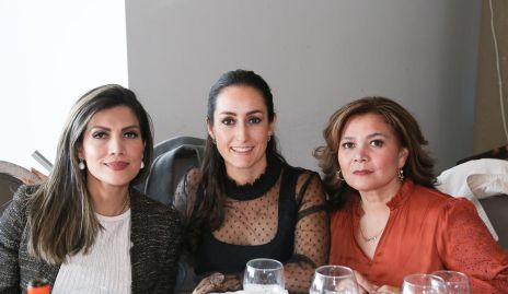  Verónica Martínez, Adriana Dibildox y Lizeth Lara.