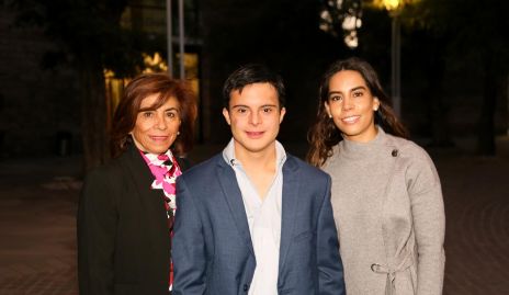  Adriana Sánchez, Diego Martínez y Alejandra Martínez.