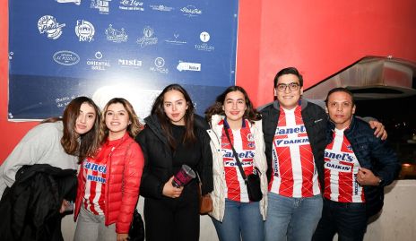  Karen Valdez, Gaby Medina, Paola Chávez, Paola Guzmán, Antonio García y Fernando Cabrera.