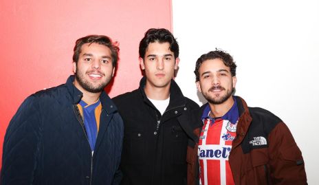 Moisés Payán, Esteban Artolózaga y Santi.