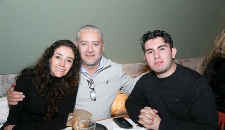  Alejandra Villalobos, Oscar Ruiz y Rodrigo Gerardo.