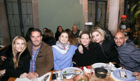  Carla Huber, Manuel De Antuñano, Ceci Compean, Sofía Bárcena, JadeLeija y Alejandro Leal.