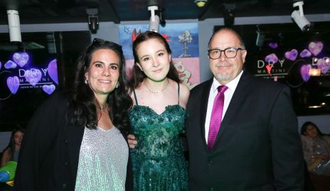  Susana Hermosillo, Eugenia Rivera y Gustavo Rivera.