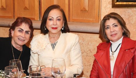   Lucía Montes,Rebeca Konishi y Lety Anaya.