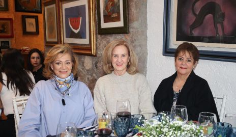  Roxana Benavente, Jennifer Kaiser y Araceli Biagi.