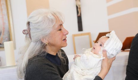  Anahí Pájaro con su nieta Montserrat Sánchez.