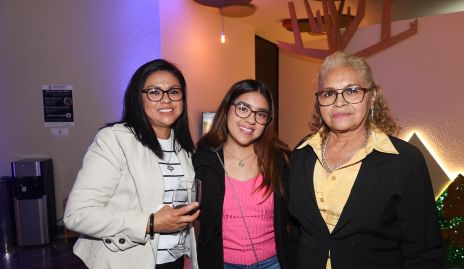  Antonia, Jessica y Nadia.