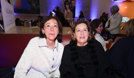  Annie Serres y Carmen de González.