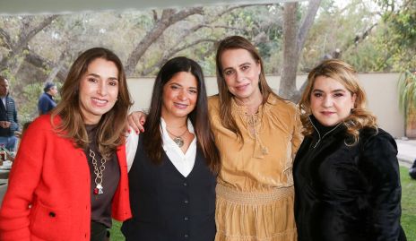  Liz Stevens, Chelito Padrón, Meritchell Galarza y Carmenchu.