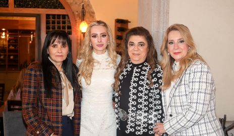  Delfina Flores, Valeria Guerrero, Claudia Abud y María Sánchez.