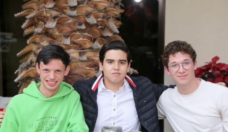  Patricio, Mauricio y Rodrigo.