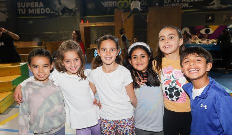  Ale Conde, María Inés Zamanillo, Vale Cortés, Barbara Rojo, María Pía Almazán y Emilio.