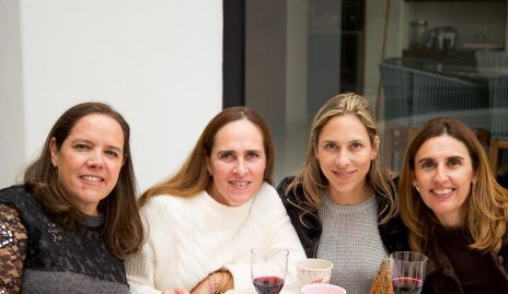  Pilar Torres, Claudia Martínez, Begoña Martínez y Monserrat Yañez.