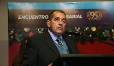  Román Hernández.