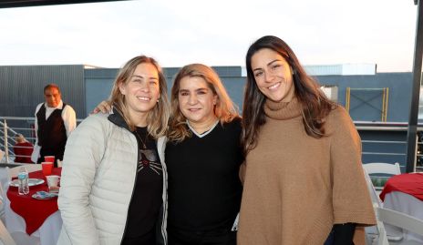  Gaby Olvera, Carmenchu y Paty Alvarado.