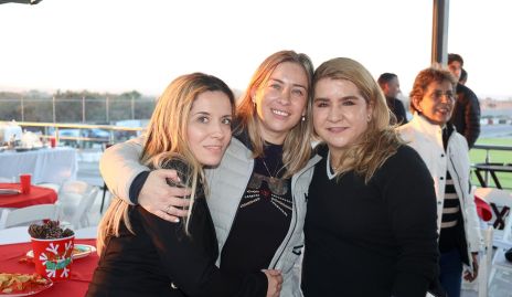 Graciela Torres, Gaby Olvera y Carmenchu.