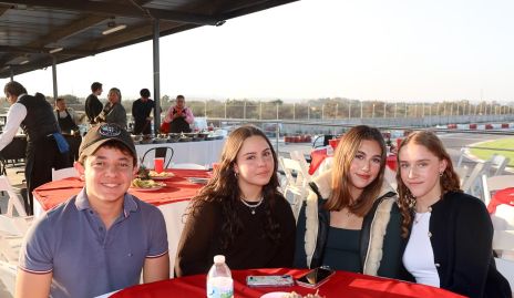  Santiago Mier, Marce García, Majo Abella y  Sofía Torres.