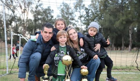 Alejandro Valladares, Raquel Valladares, Ale Valladares, Miriam Huber y Luca Valladares.