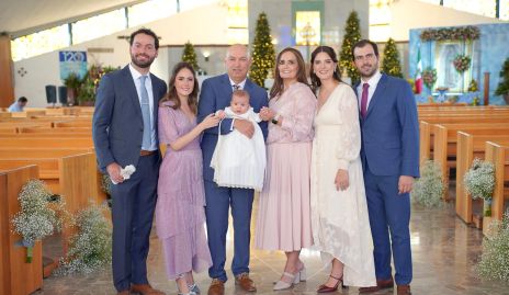  Carlos González, Paulina Aldrett, Carlos González, Gabriela Villanueva, Gabriela González y José Luis Hernández con Joaquín Hernández.