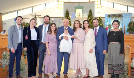  Mateo Beltrán, Marisol González, Carlos González, Paulina Aldrett, Carlos González, Gabriela Villanueva, Gabriela González, José Luis Hernández y Daniela González con Joaquín.
