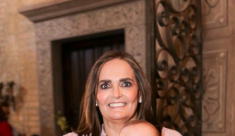  Gabriela Villanueva con su nieto Joaquín Hernández.