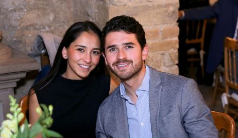  Ali Villanueva y Alonso Reyes.