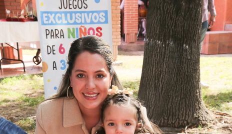  Gabriela Izar y Emma Díaz.