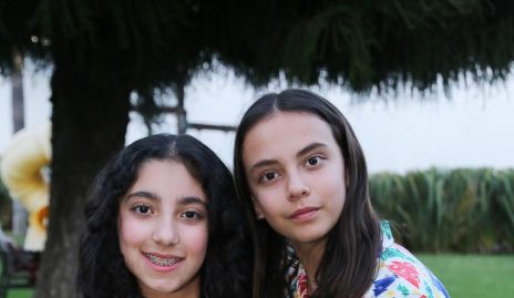 Sofía Chevaile y Maya Vázquez.