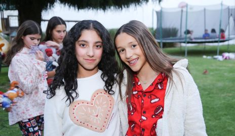  Sofía Chevaile y Sofía Stevens.