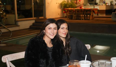  Daniela Guerra y Loretta Abud.